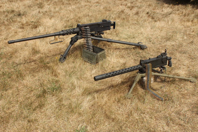 Обои картинки фото оружие, пулемёты, трава, браунинг, m1919г, m2