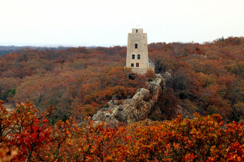Картинка города -+дворцы +замки +крепости башня осень