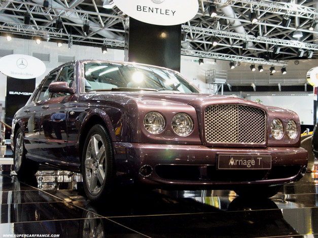 Обои картинки фото bentley, arnage, автомобили, выставки, уличные, фото