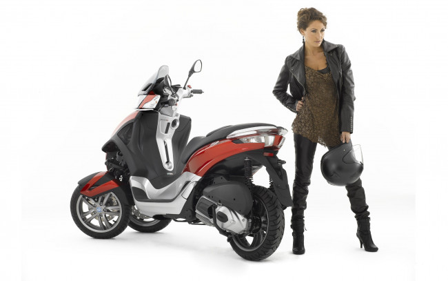 Обои картинки фото мотоциклы, мото с девушкой, красный