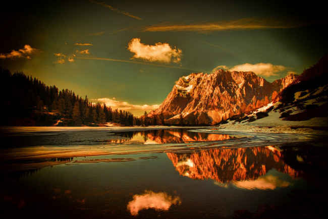Обои картинки фото природа, реки, озера, горы, лес, снег, вода, закат, отражение