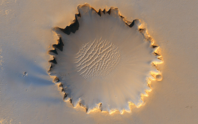 Обои картинки фото mars victoria crater, космос, марс, mars, поверхность, crater, victoria, грунт, пространство, планета