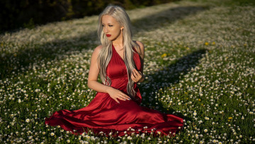 Картинка девушки -+блондинки +светловолосые луг лето маргаритки красное платье adrijana