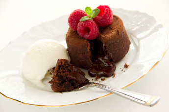 Картинка еда пирожные +кексы +печенье малина шоколад мороженое