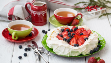 Картинка еда мороженое +десерты сироп десерт ягоды пирожное клубника сладкое