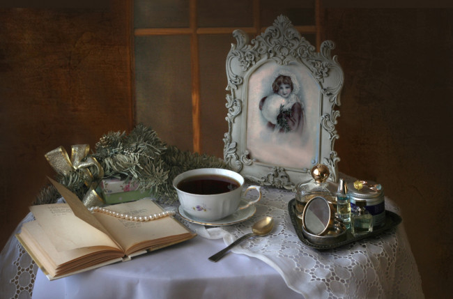 Обои картинки фото еда, натюрморт, ожерелье, фото, книга, чашка, чай