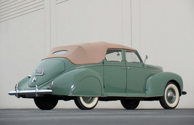 Обои картинки фото lincoln zephyr convertible sedan 1938, автомобили, классика, 1938, sedan, convertible, lincoln, zephyr