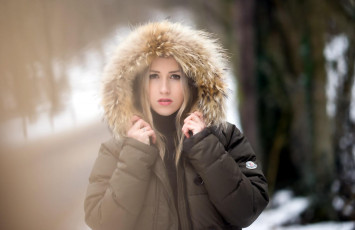 Картинка девушки -+блондинки +светловолосые блондинка капюшон куртка мех