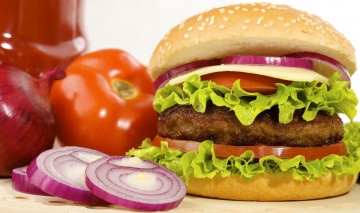 Картинка еда бутерброды гамбургеры канапе кольца лука помидоры fast food hamburger булочка с кунжутом листья салата котлета томаты