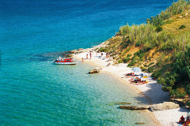 Обои картинки фото хорватия, природа, побережье, море, пляж, лодка