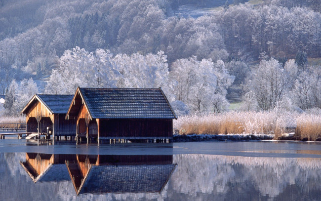 Обои картинки фото природа, реки, озера, зима, озеро, берег, домик, германия