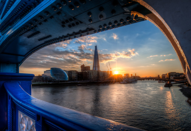 Обои картинки фото города, лондон, великобритания, солнце, река, темза, утро, пейзаж, англия, london, восход