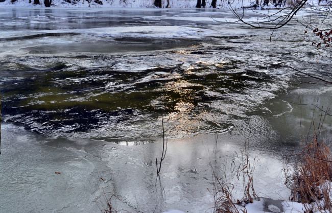 Обои картинки фото природа, реки, озера, вода, бурлит, зима, река