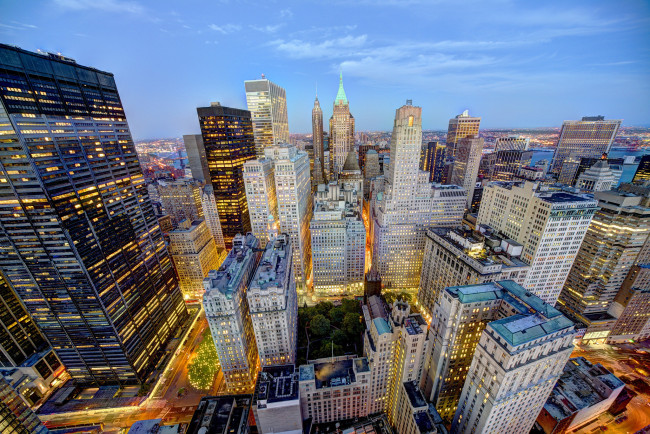 Обои картинки фото города, нью-йорк , сша, город, огни, вечер, крыши, здания, нью-йорк, usa, дома, небоскребы, нижний, манхэттен