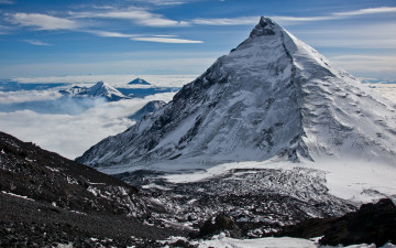 Картинка природа горы камчатка заснеженный вулкан ключевская сопка
