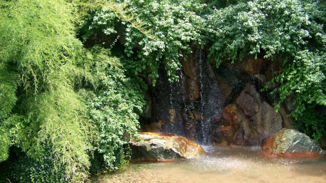 Обои картинки фото природа, водопады, вода, зелень, камни