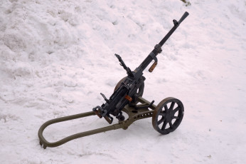 Картинка оружие пулемёты снег пулемёт