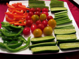 Картинка еда овощи огурцы черри перец