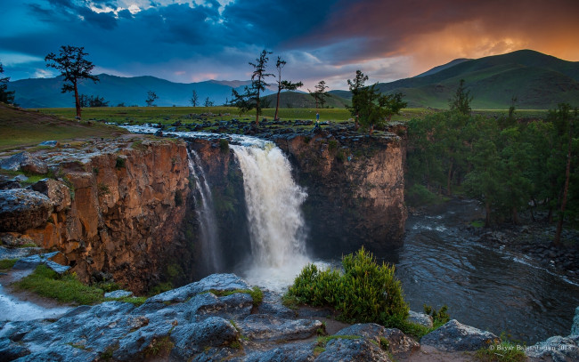 Обои картинки фото orkhon, falls, mongolia, природа, водопады, реки, орхон, монголия, скала, горы, деревья