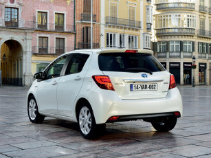 обоя автомобили, toyota, светлый, 2014, hybrid, yaris