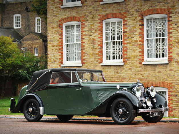 Обои картинки фото 1939 bentley 4 &, 188,  litre coup&, 233,  d&, capotable by vanden plas, автомобили, классика, ретро, зеленый, bentley