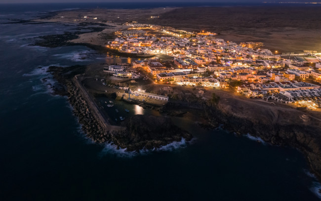 Обои картинки фото canary islands,  oliva,  tost&, 243, города, - огни ночного города, панорама, вечер, огни