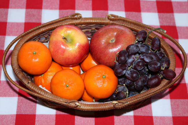 Обои картинки фото еда, фрукты,  ягоды, мандарины, виноград, яблоки