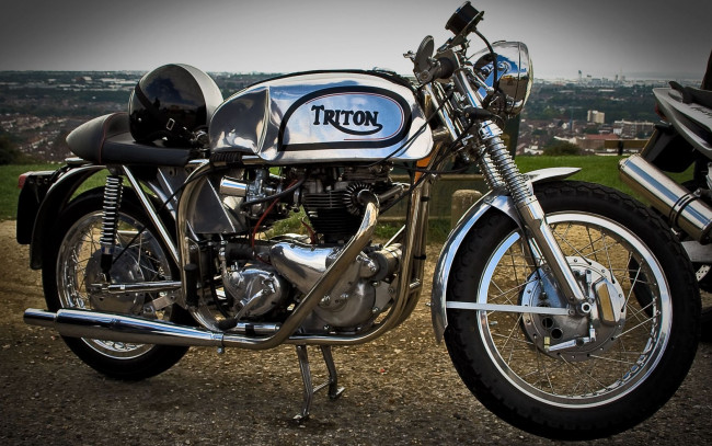 Обои картинки фото мотоциклы, triumph, triton, norton