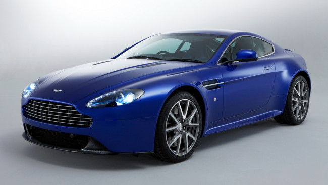 Обои картинки фото aston, martin, v8, vantage, автомобили, ltd, элитные, великобритания