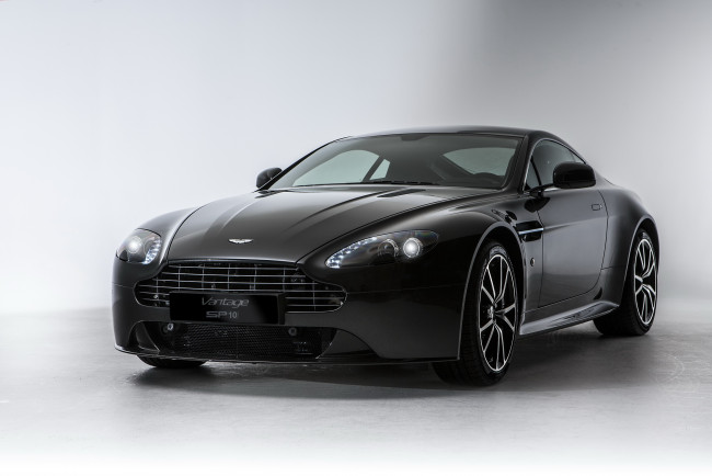 Обои картинки фото 2012, aston, martin, v8, vantage, sp10, автомобили