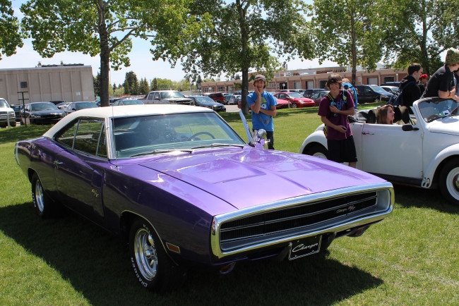 Обои картинки фото автомобили, выставки, уличные, фото, 1970, dodge, charger