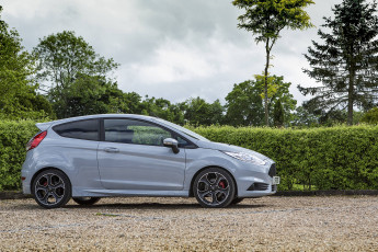 обоя автомобили, ford, 2016г, uk-spec, st200, fiesta