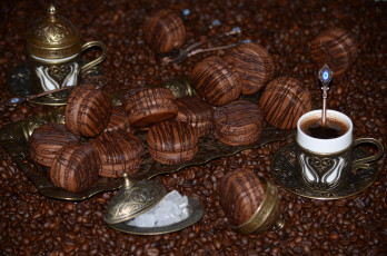 Картинка еда макаруны ложка кофе шоколад печенье