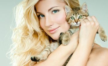 Картинка девушки -unsort+ лица +портреты макияж девушка красивая улыбка лицо крупным планом котёнок взгляд руки блондинка прическа