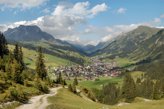 Обои картинки фото австрия, лех, на, арльберге, города, пейзажи, пейзаж, городок, горы