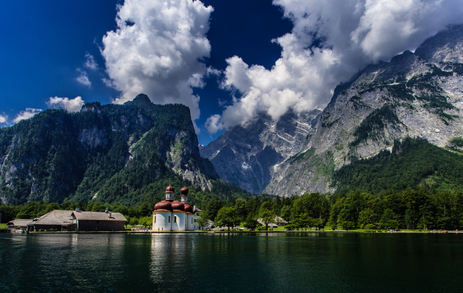 Обои картинки фото st, bartholomew, church, bavaria, germany, города, католические, соборы, костелы, аббатства, германия, бавария, озеро, кёнигсзе, bavarian, alps, konigssee, lake