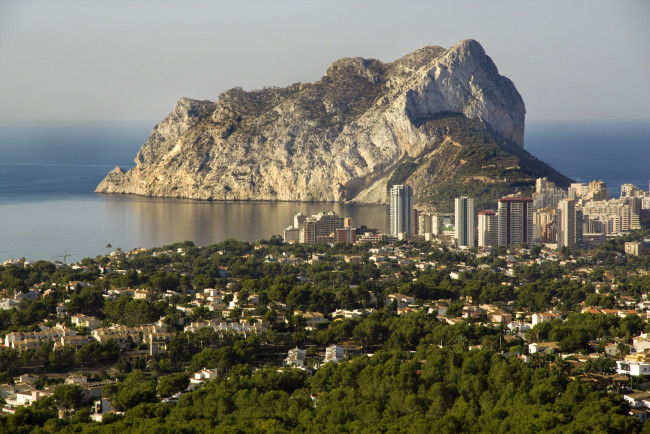 Обои картинки фото calpe, costa, blanca, spain, города, панорамы, кальп, коста-бланка, испания, средиземное, море, побережье, скала, пейзаж