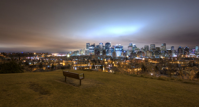 Обои картинки фото города, - панорамы, пейзаж, канада, скамья, калгари, панорама, ночь, огни