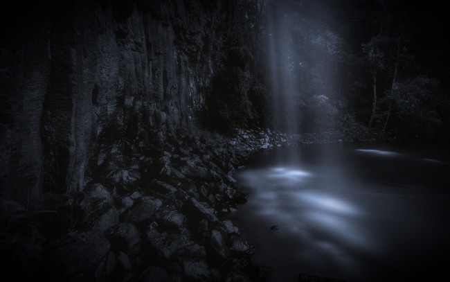 Обои картинки фото природа, водопады, водопад, скала, ночь, камни