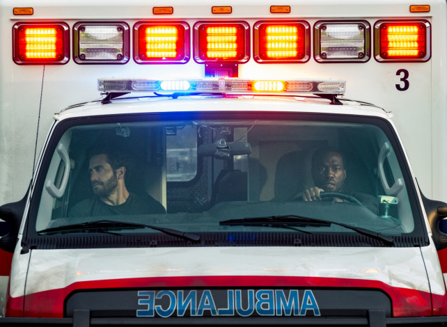 Обои картинки фото ambulance || 2022, кино фильмы, ambulance, скорая, аmbulance, jake, gyllenhaal, yahya, abdul, mateen, боевик, криминал, триллер, джейк, джилленхол