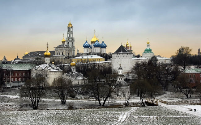 Обои картинки фото города, православные, церкви, монастыри, купола, храм, город