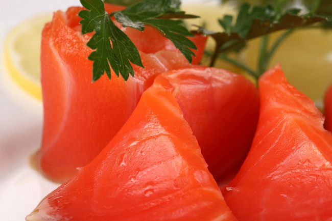 Обои картинки фото еда, рыба, морепродукты, суши, роллы, красная, сёмга, лосось