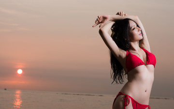 Картинка девушки -unsort+ азиатки лето закат купальник азиатка лицо