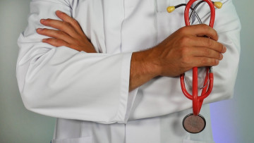 Картинка разное медицина белый халат руки фонендоскоп