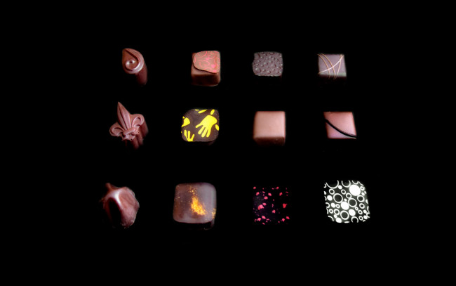 Обои картинки фото еда, конфеты, шоколад, сладости, тёмный, фон, дольки