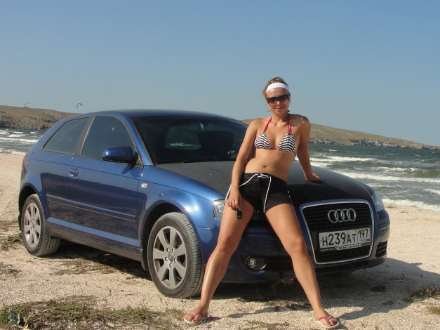 Обои картинки фото автомобили, авто, девушками, песок, девушка, море, автомобиль