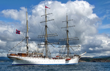 Картинка statsraad+lehmkuhl корабли парусники побережье пааруса мачты