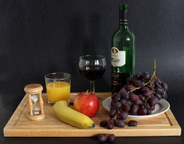 Обои картинки фото еда, натюрморт, фрукты, вино, сок, часы