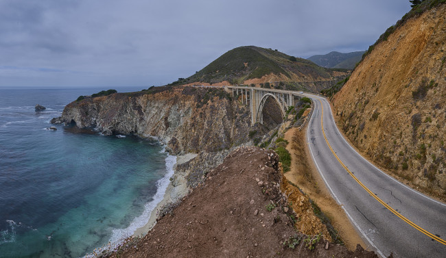 Обои картинки фото природа, дороги, трасса, море, скалы, мост