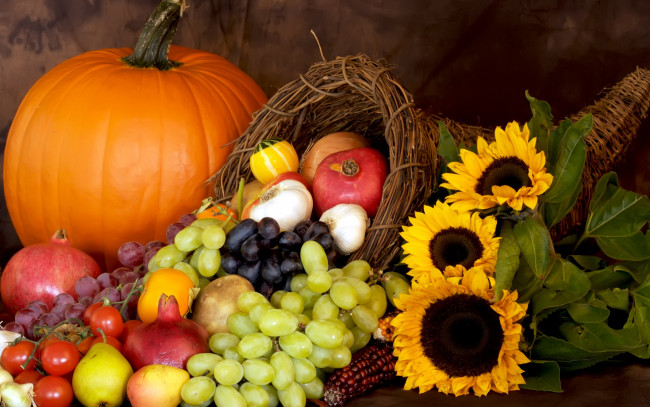 Обои картинки фото еда, фрукты и овощи вместе, autumn, harvest, still, life, fruits, leaves, pumpkin, nuts, осень, дистья, урожай, тыква